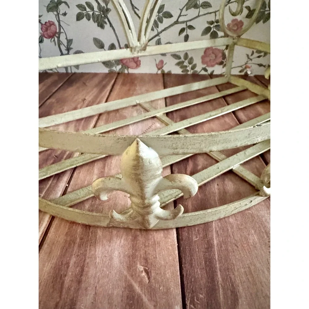 Vintage Cream Metal Fleur De Lis Wire Basket Shelf French Country Wall Decor